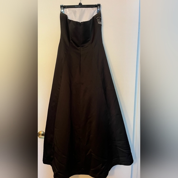 Black Gown w Rhinestones - Picture 4 of 5